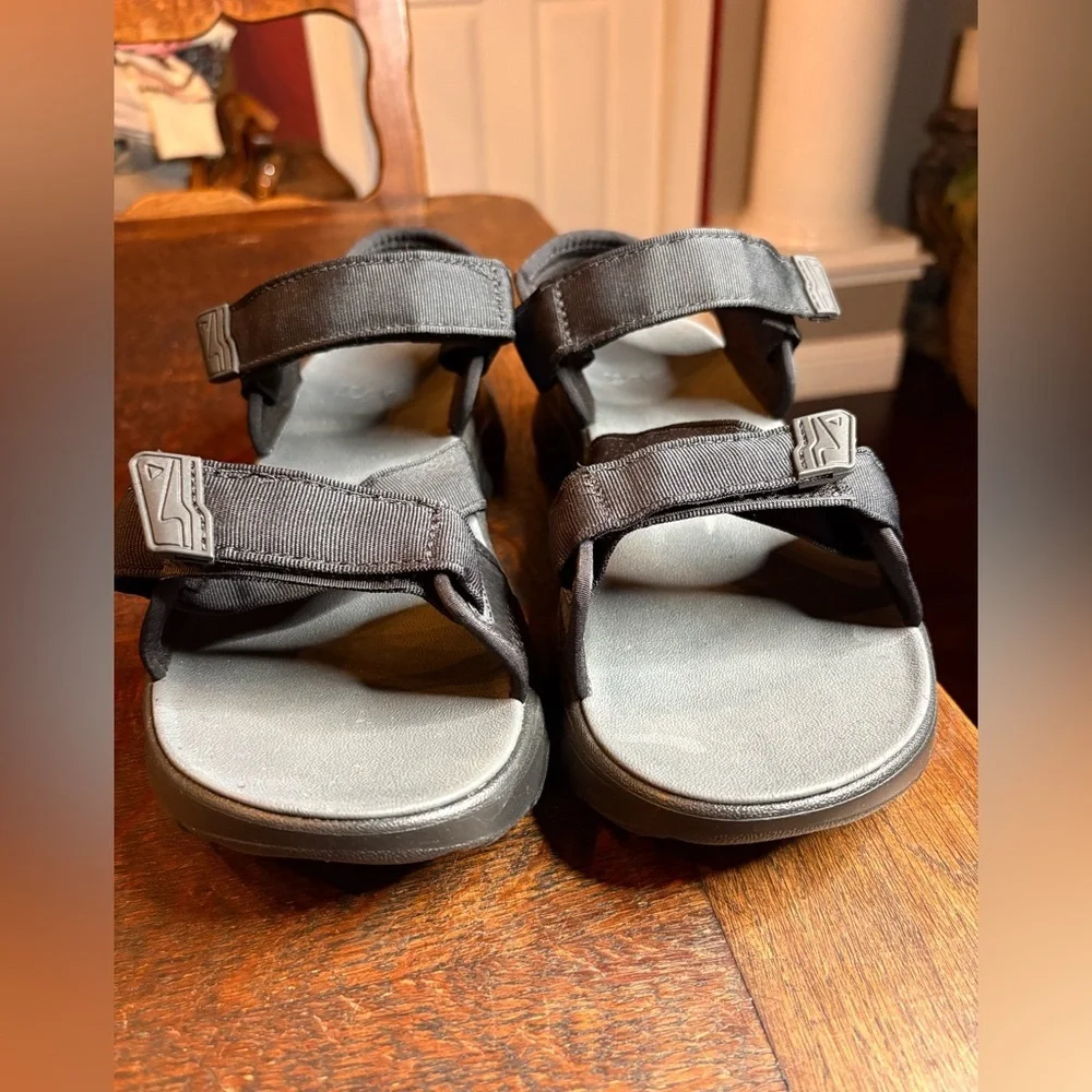 NWOT Teva Zymic Men’s Sandals Black Size 7 - Lightweight Sport Hiking